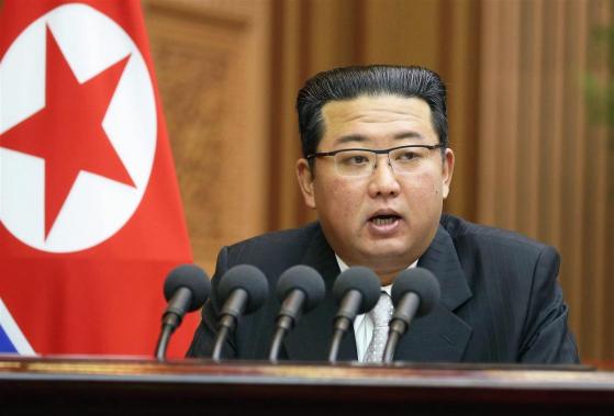 米韓“分割”外交に出た正恩氏…経済難で苦肉の策
